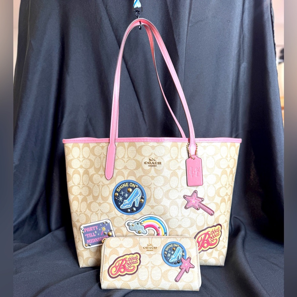 LIMITED Edition  Coach x  City Tote Signature Canvas Cinderella Patches w/wallet